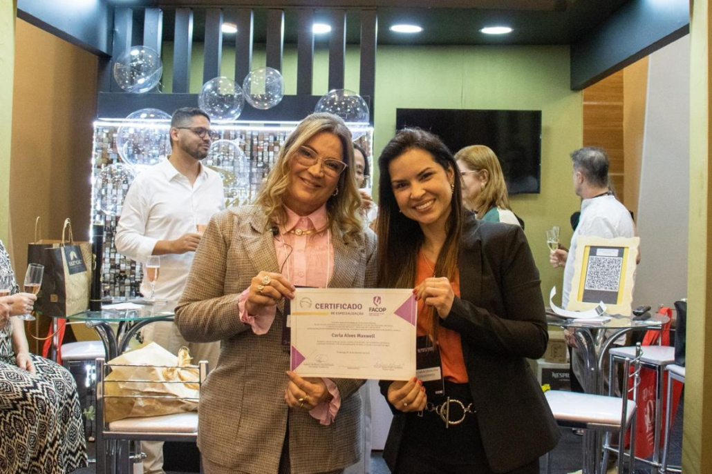 É Obrigatório ter curso certificado no CFO para atuar na HOF?