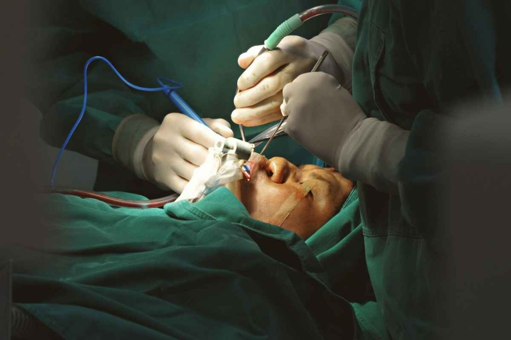 Cirurgia Bucomaxilofacial: por que experiência, anatomia e planejamento fazem diferença na segurança do paciente
